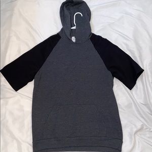 BARELY WORN -TOPMAN- mens short sleeve sweater -